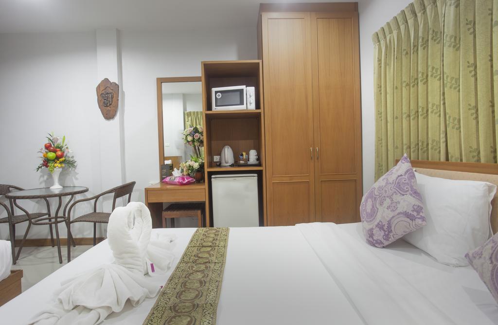 Hip Yaya Residences Patong Exterior photo